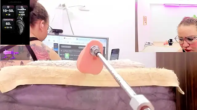 Paulina Davis  online show from 02-28-26, 12:00