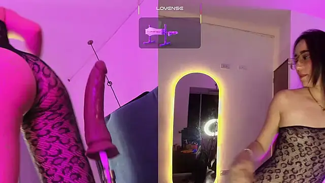 Snapshot of levana1 chatting on 11-26-25, 09:05 levana1 online show from 11-26-25, 09:05