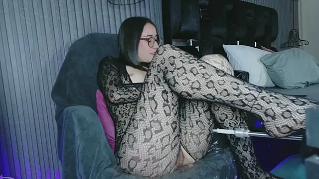 Snapshot of levana1 chatting on 06-12-26, 10:52 levana1 online show from 06-12-26, 10:52