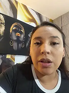 Snapshot of LizzRouse chatting on 06-19-26, 09:07 LizzRouse online show from 06-19-26, 09:07