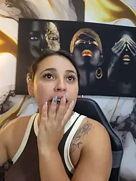 Snapshot of LizzRouse chatting on 08-03-26, 10:13 LizzRouse online show from 08-03-26, 10:13