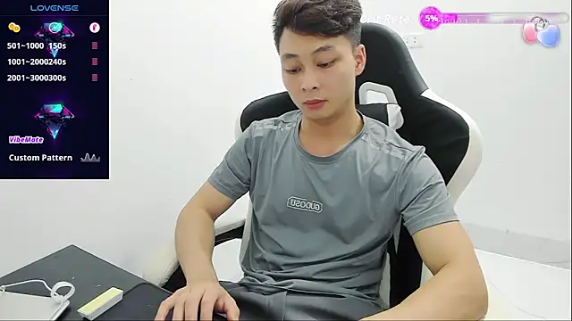 Snapshot of Naughty--asian chatting on 03-24-26, 03:33 Naughty--asian online show from 03-24-26, 03:33