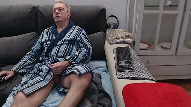 Nudelschwanz online show from 02-14-26, 06:43