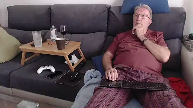 Nudelschwanz online show from 04-25-26, 03:31