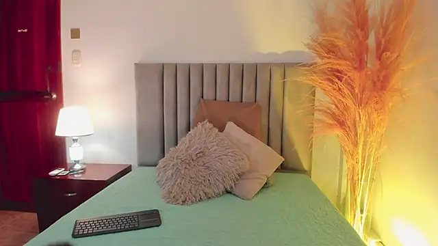 Amber  Davis online show from 12-31-24, 12:43