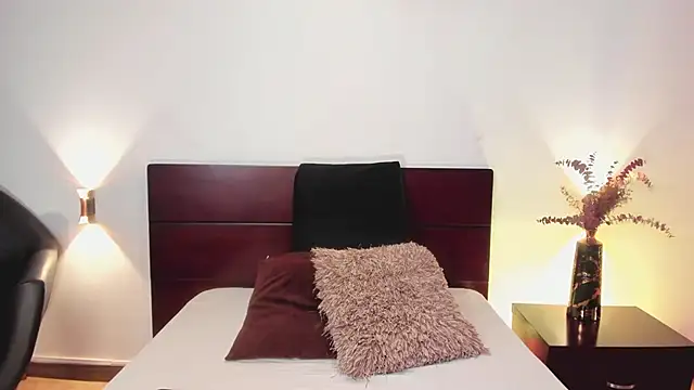 Amber  Davis online show from 12-31-24, 04:35