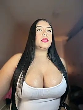 Snapshot of cami_ortiz__ chatting on 05-09-26, 05:01 cami ortiz online show from 05-09-26, 05:01