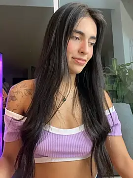 Snapshot of DaphneUwu chatting on 07-08-26, 01:10 DaphneUwu online show from 07-08-26, 01:10