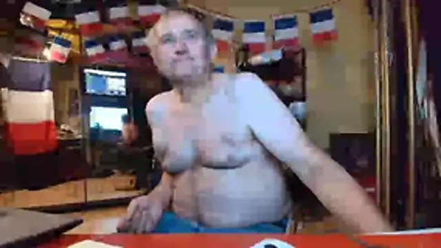 Snapshot of jeanlulu chatting on 07-12-26, 07:49 jeanlulu online show from 07-12-26, 07:49