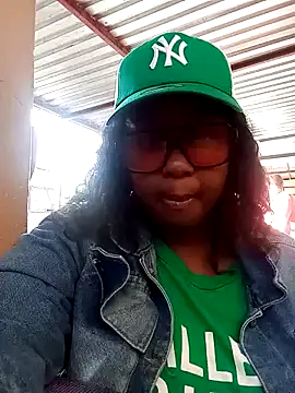 Snapshot of HotAFRICANBEAUTY chatting on 12-22-24, 03:33 HotAFRICANBEAUTY online show from 12-22-24, 03:33