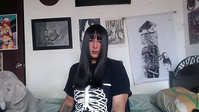 Snapshot of cosmicwind chatting on 05-20-26, 01:39 cosmicwind online show from 05-20-26, 01:39