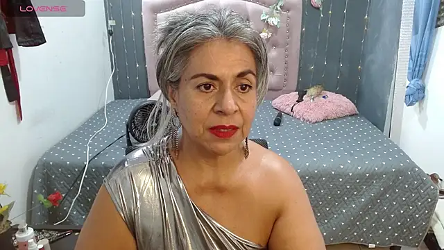 Snapshot of lalisha_96 chatting on 07-08-26, 12:59 lalisha 96 online show from 07-08-26, 12:59