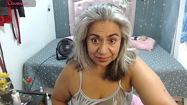 Snapshot of lalisha_96 chatting on 07-10-26, 12:04 lalisha 96 online show from 07-10-26, 12:04
