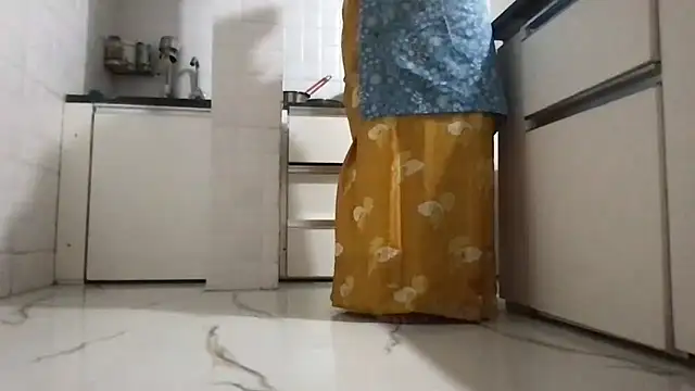 Snapshot of Riyasingh9 chatting on 11-13-25, 03:49 Riyasingh9 online show from 11-13-25, 03:49