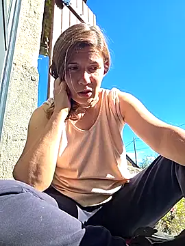 Snapshot of Lina_lou4 chatting on 10-10-25, 11:53 Lina lou4 online show from 10-10-25, 11:53