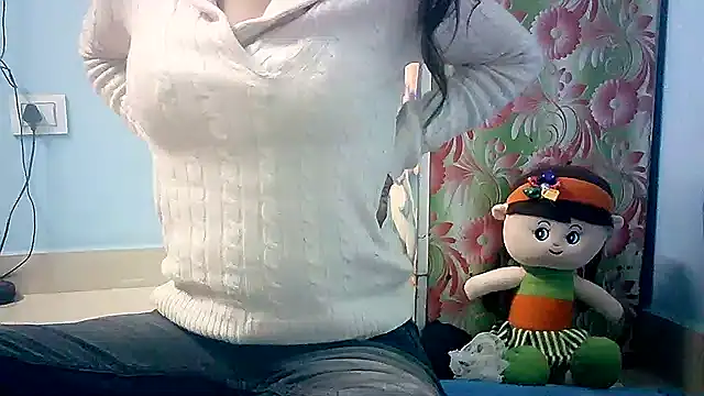 lovelydesi21 online show from 01-19-25, 04:04