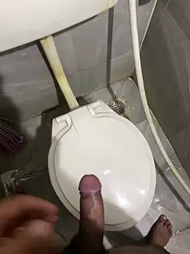 Snapshot of Rahuldhe22 chatting on 12-18-24, 08:03 Rahuldhe22 online show from 12-18-24, 08:03