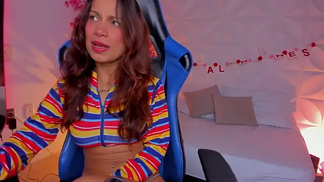 cora 22 online show from 02-15-26, 12:14