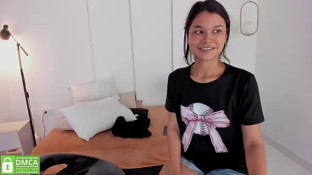 Snapshot of sexychanell_18 chatting on 01-09-25, 03:55 sexychanell 18 online show from 01-09-25, 03:55