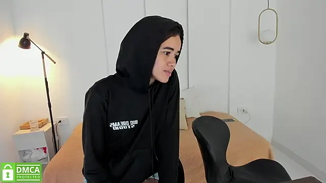 Snapshot of sexychanell_18 chatting on 01-28-25, 12:43 sexychanell 18 online show from 01-28-25, 12:43