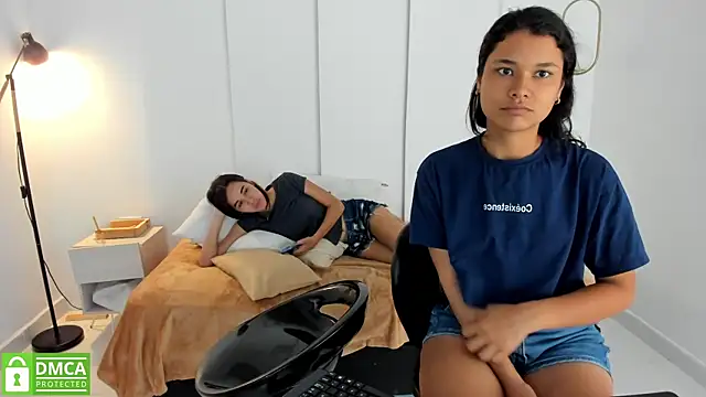 Snapshot of sexychanell_18 chatting on 03-01-25, 03:49 sexychanell 18 online show from 03-01-25, 03:49