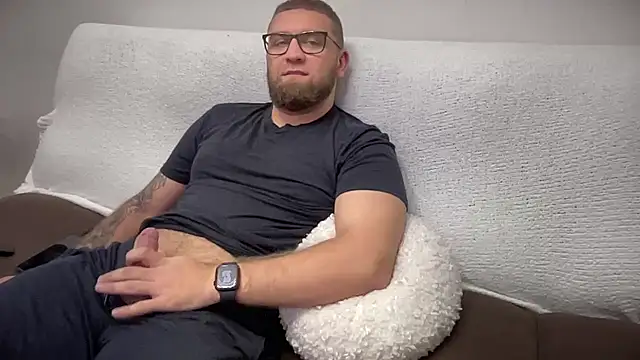 Bear bear  online show from 12-22-24, 10:36