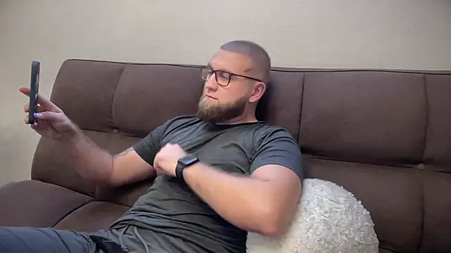 Bear bear  online show from 12-30-24, 12:20