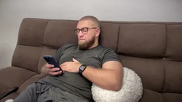 Bear bear  online show from 12-30-24, 03:24