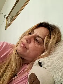 Snapshot of OliviaLewis chatting on 02-20-25, 04:50 OliviaLewis online show from 02-20-25, 04:50