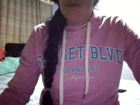 Snapshot of RAYA_1 chatting on 12-18-24, 11:51 RAYA 1 online show from 12-18-24, 11:51