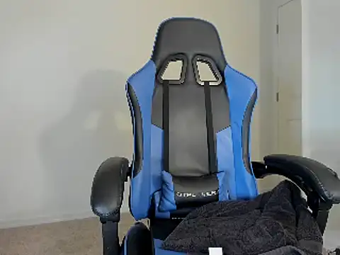 Snapshot of victoriachicas chatting on 12-21-24, 01:04 victoriachicas online show from 12-21-24, 01:04