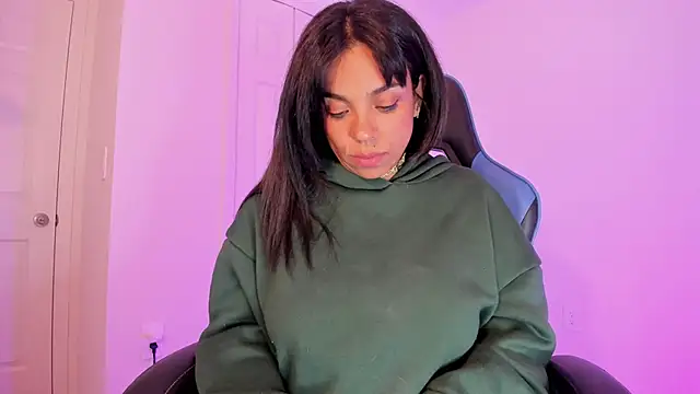 Snapshot of victoriachicas chatting on 01-05-25, 08:32 victoriachicas online show from 01-05-25, 08:32