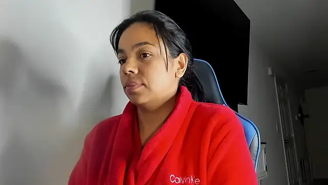 Snapshot of victoriachicas chatting on 10-22-25, 07:41 victoriachicas online show from 10-22-25, 07:41