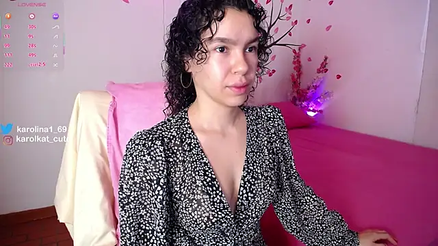 Karolina 1 online show from 10-27-25, 01:37