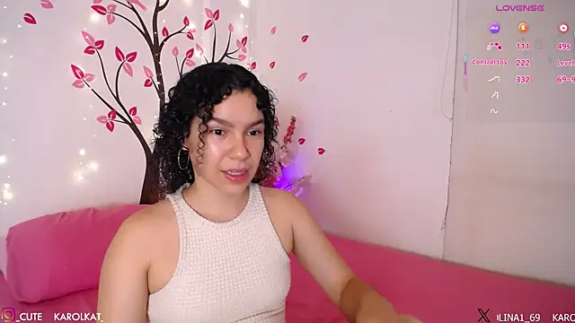 Snapshot of Karolina_1 chatting on 05-07-26, 01:22 Karolina 1 online show from 05-07-26, 01:22