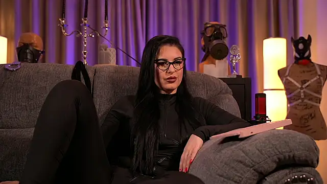 Snapshot of kelly_kent chatting on 01-11-25, 12:44 kelly kent online show from 01-11-25, 12:44