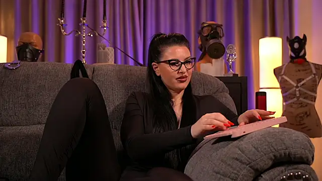 Snapshot of kelly_kent chatting on 01-12-25, 01:32 kelly kent online show from 01-12-25, 01:32