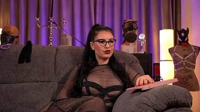 Snapshot of kelly_kent chatting on 01-18-25, 10:06 kelly kent online show from 01-18-25, 10:06