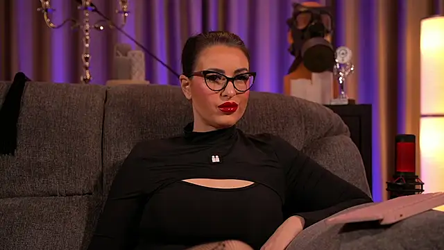 Snapshot of kelly_kent chatting on 01-29-25, 10:11 kelly kent online show from 01-29-25, 10:11