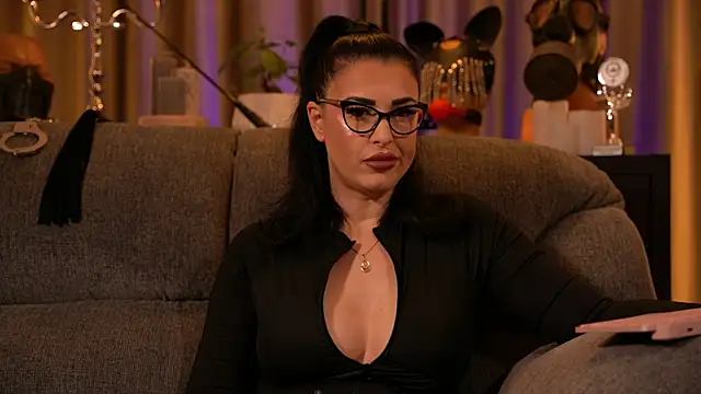 Snapshot of kelly_kent chatting on 11-07-25, 12:10 kelly kent online show from 11-07-25, 12:10