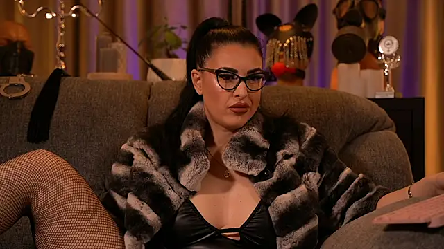 Snapshot of kelly_kent chatting on 11-08-25, 12:22 kelly kent online show from 11-08-25, 12:22