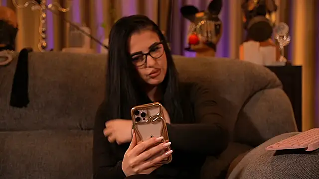 Snapshot of kelly_kent chatting on 11-20-25, 10:31 kelly kent online show from 11-20-25, 10:31