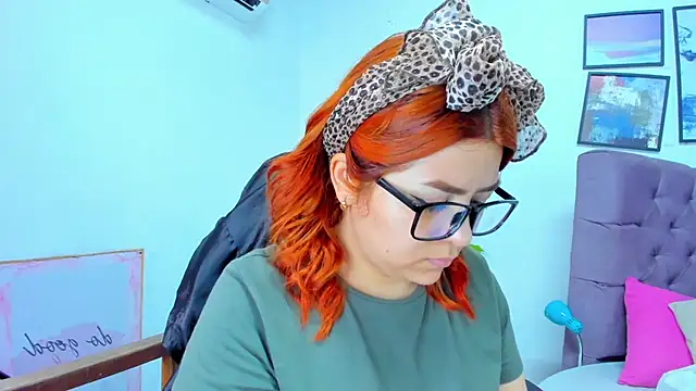 Gretta Queen online show from 11-14-25, 05:55