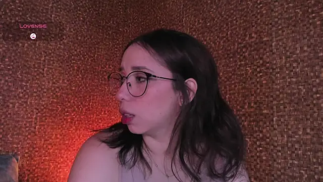 Apartment28 online show from 06-11-26, 02:11