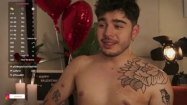 Snapshot of Arkaikomz chatting on 02-15-25, 01:10 Arkaikomz online show from 02-15-25, 01:10