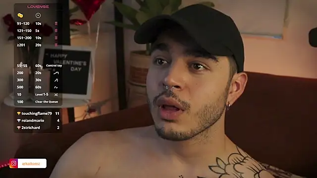 Snapshot of Arkaikomz chatting on 02-16-25, 10:21 Arkaikomz online show from 02-16-25, 10:21