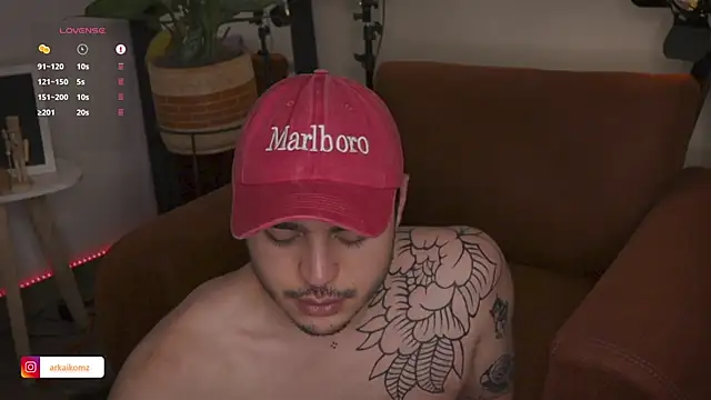 Snapshot of Arkaikomz chatting on 03-09-25, 01:35 Arkaikomz online show from 03-09-25, 01:35