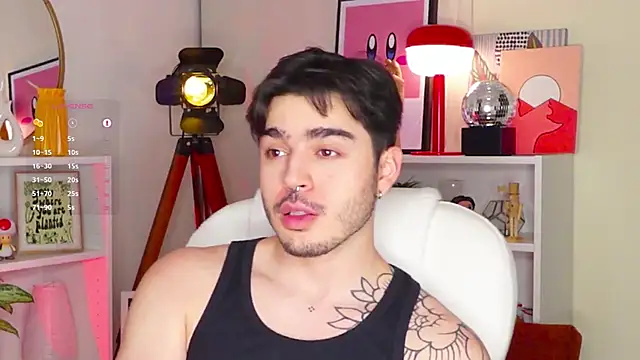 Snapshot of Arkaikomz chatting on 11-15-25, 10:59 Arkaikomz online show from 11-15-25, 10:59