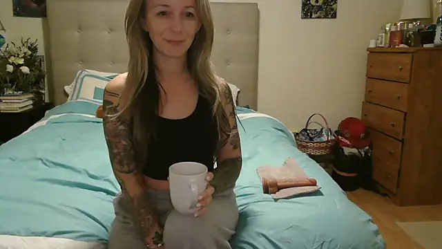 Heyitsmee33 online show from 04-23-26, 10:14