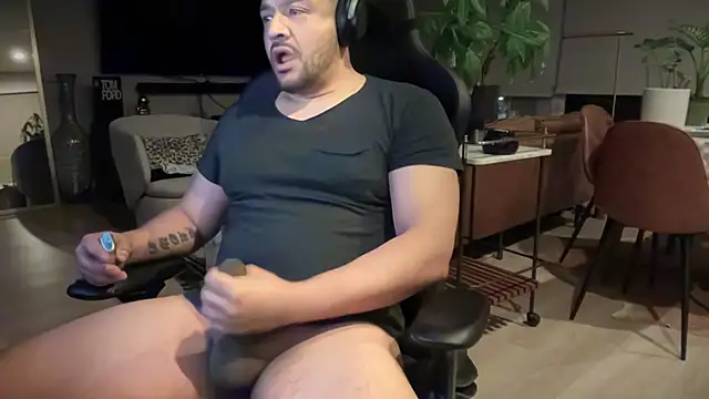 HungandThickLatin online show from 03-21-25, 12:06